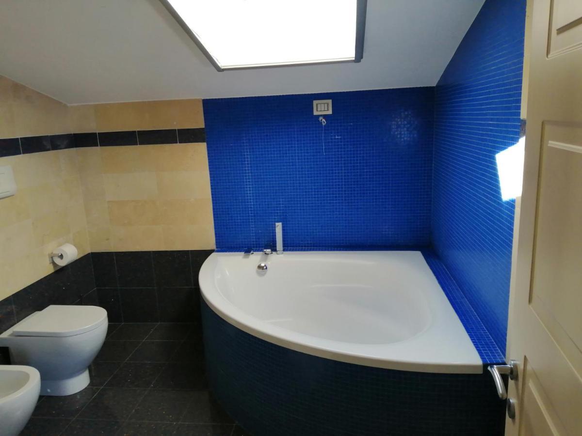 Hotel Just Blue Montesilvano Marina Esterno foto