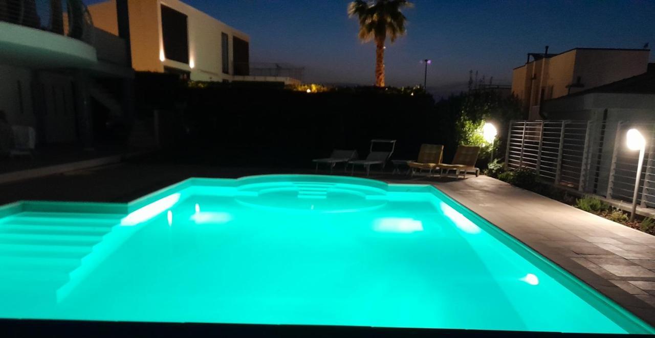 Hotel Just Blue Montesilvano Marina Esterno foto